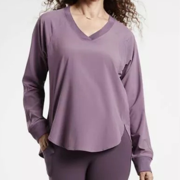 Athleta Tops - Athleta Zephyr V-Neck Long Sleeve Top